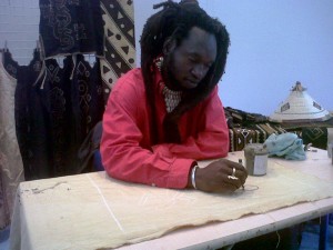 Article : Alama Diakité, l’art bogolan et la manière rasta